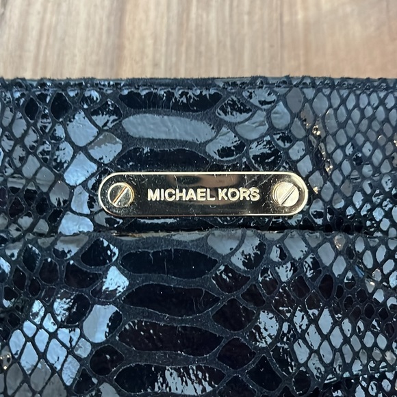 Black Micheal Kors Patent Animal Print Clutch Strap Bag - Picture 4 of 13